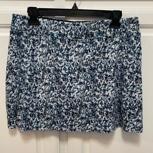 Tranquility by Colorado Clothing Pants - Tranquility Colorado Clothing Black Blue Print Golf Skort Size Large